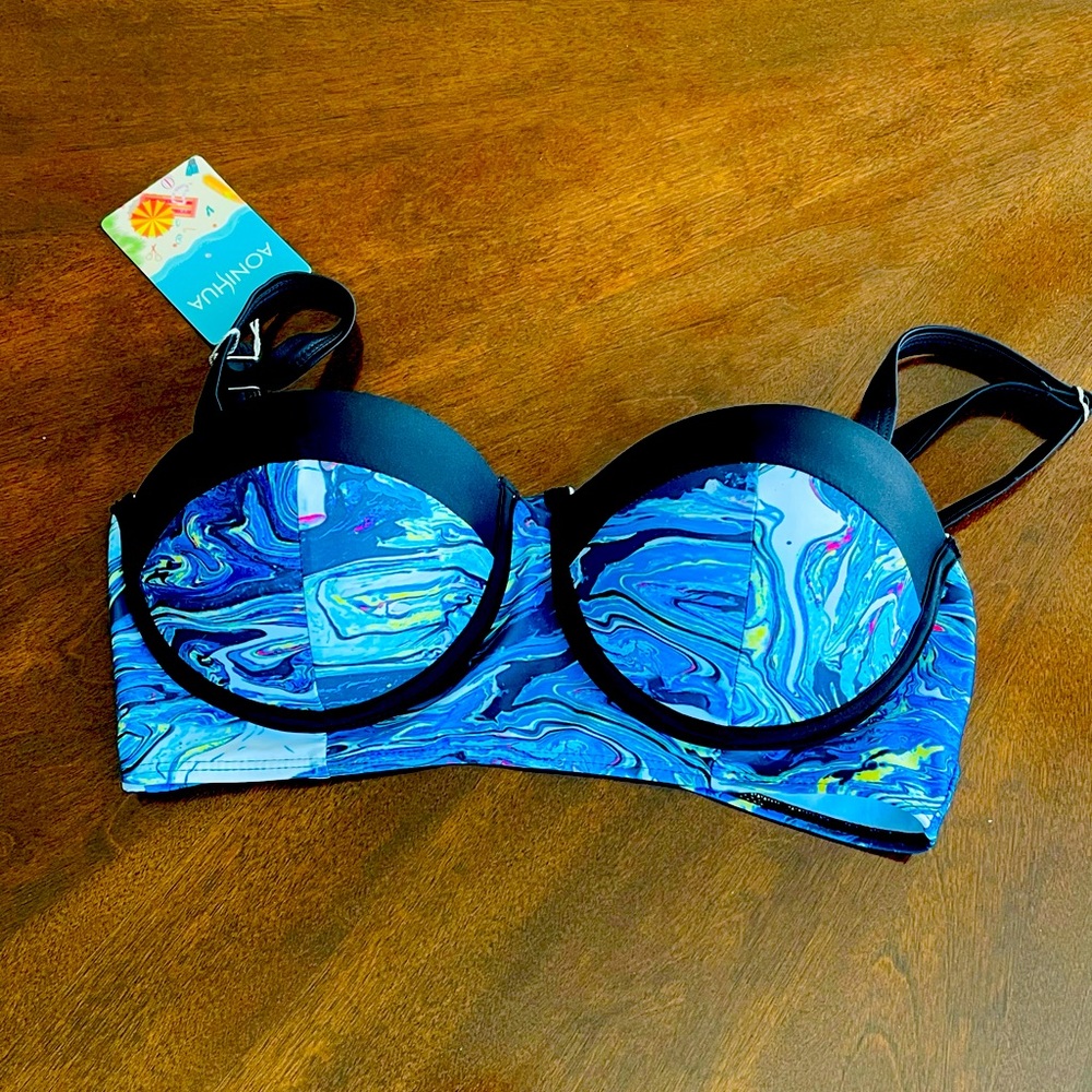 NWT Art Inspired Bikini Top